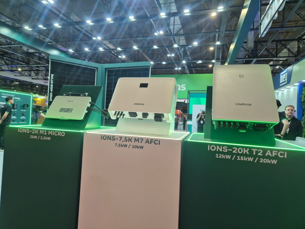 intersolar-2025:-intelbras-aposta-em-portfolio-nacionalizado-de-armazenamento-e-solucoes-off-grid