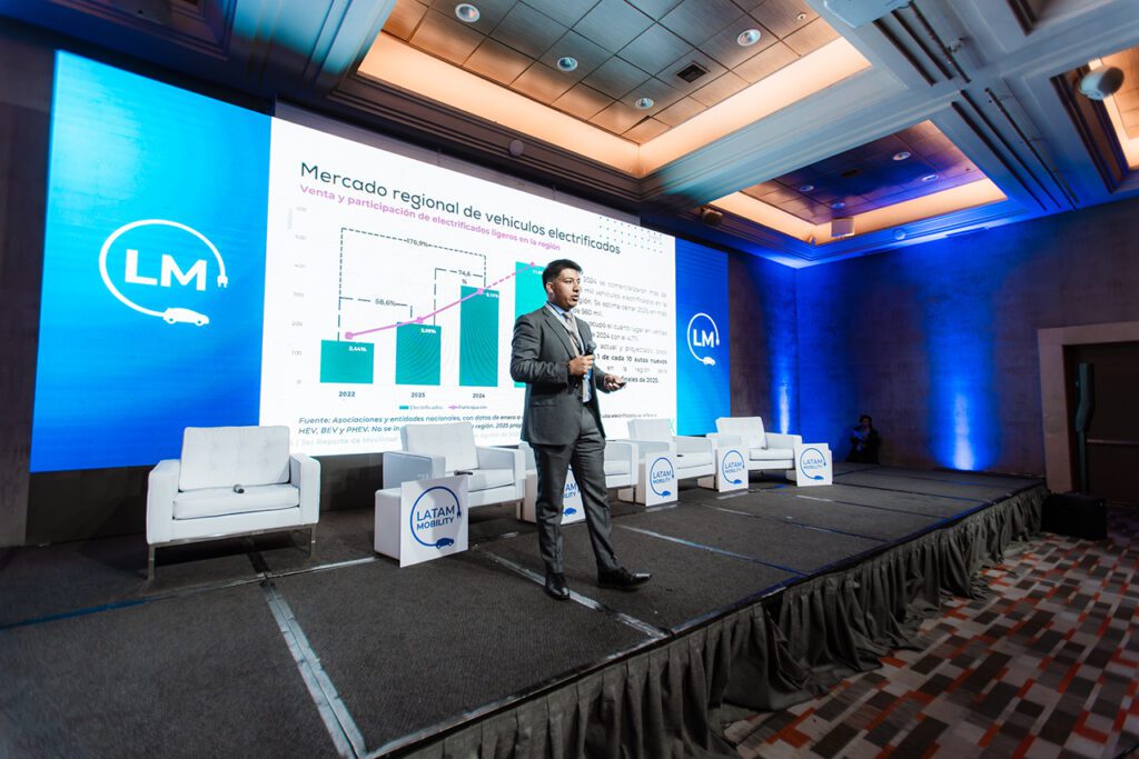 evolvx-projeta-vendas-recordes-de-veiculos-eletricos-na-america-latina-durante-sua-apresentacao-no-“latam-mobility-cono-sur-2025”