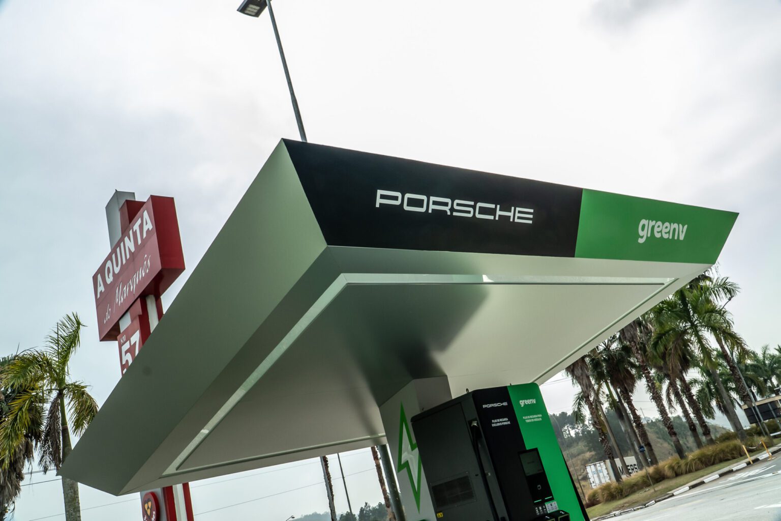 porsche-e-greenv-anunciam-rede-de-66-carregadores-ultrarrapidos-e-investimento-de-r$-70-milhoes