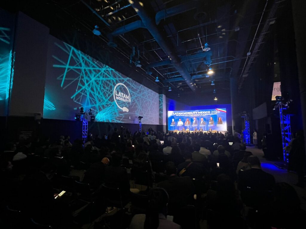o-futuro-da-recarga-e-projetado-por-todos:-autel,-huawei,-latnovva-e-synergev-lideram-o-debate-no-“latam-mobility-mexico-2025”