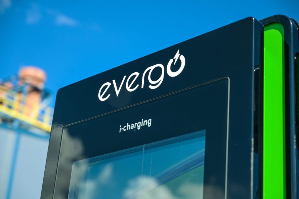a-evergo-amplia-sua-rede-de-recarga-na-america-latina-e-no-caribe