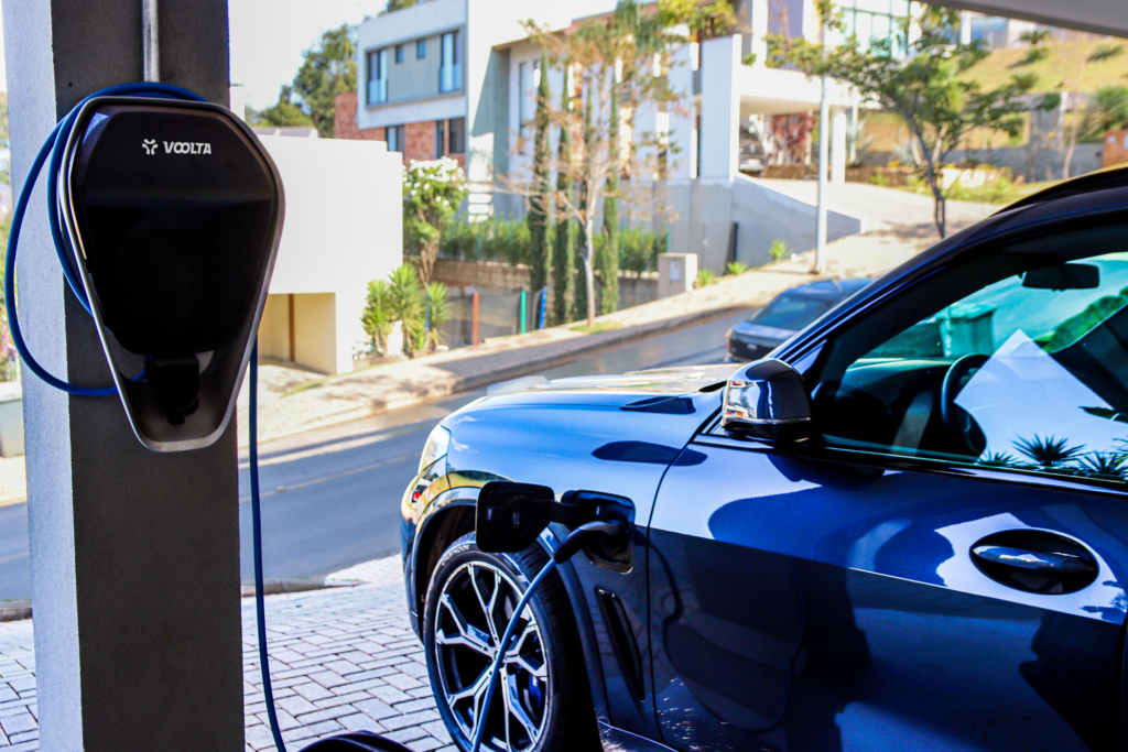 vendas-de-eletrificados-crescem-26%-com-recorde-de-224-mil-unidades-em-2025