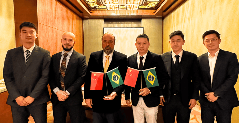 ministro-de-minas-e-energia-discute-armazenamento-de-energia-e-minerais-criticos-com-catl