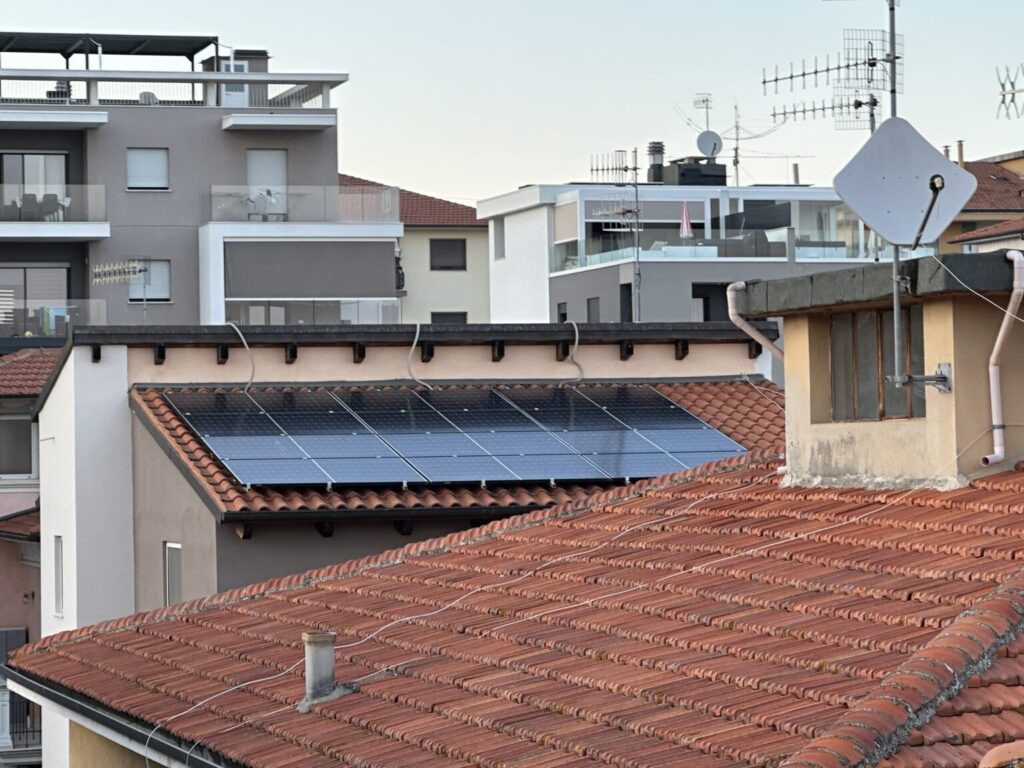 alem-das-instalacoes-de-primeira-viagem:-mercado-solar-residencial-na-europa-esta-se-voltando-para-atualizacoes-e-sistemas-de-energia-inteligentes.