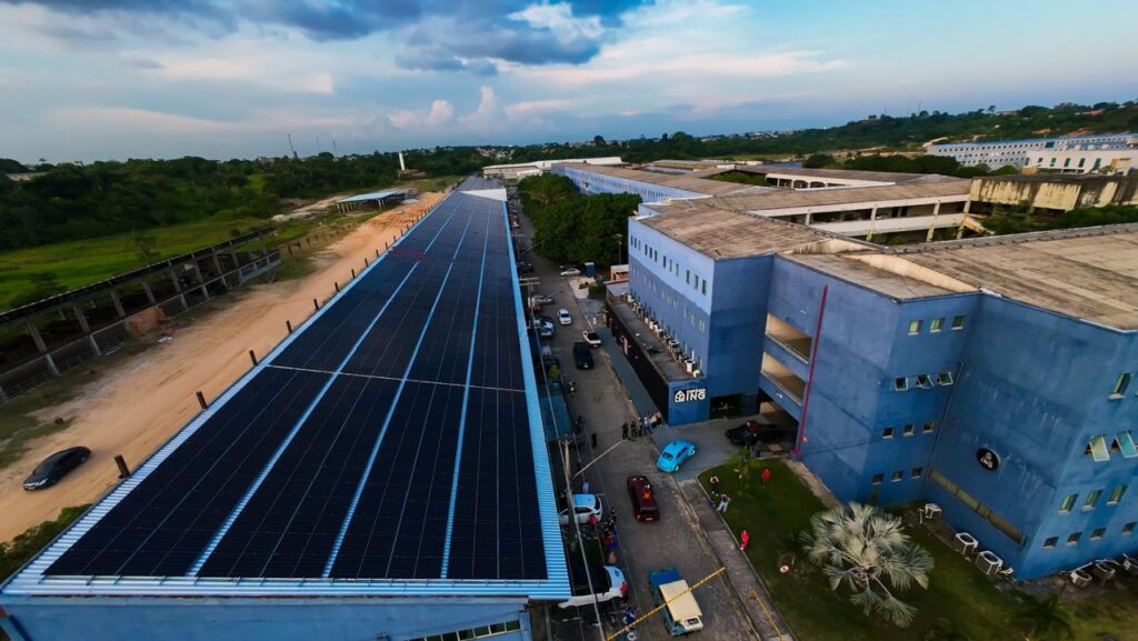 universidade-amazonense-instala-sistema-fotovoltaico-com-mais-de-6-mil-paineis