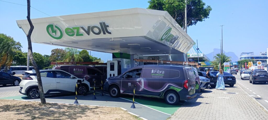 recarga-rapida-cresce-167%-em-12-meses-e-ja-representa-31%-dos-21.061-eletropostos-no-brasil