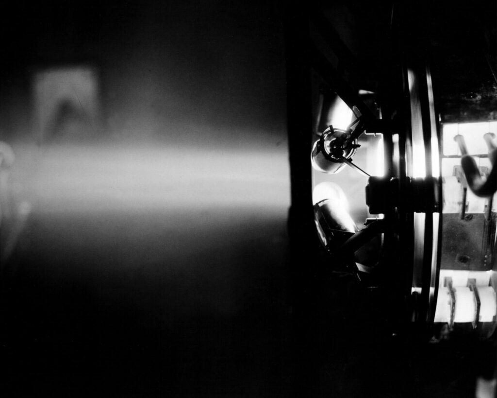 tecnologia-de-feixe-de-ions-oferece-um-caminho-para-reduzir-defeitos-de-celulas-solares-de-silicio