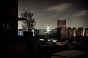 consumidor-brasileiro-ficou-cerca-de-10-horas-sem-energia-em-2025,-aponta-aneel