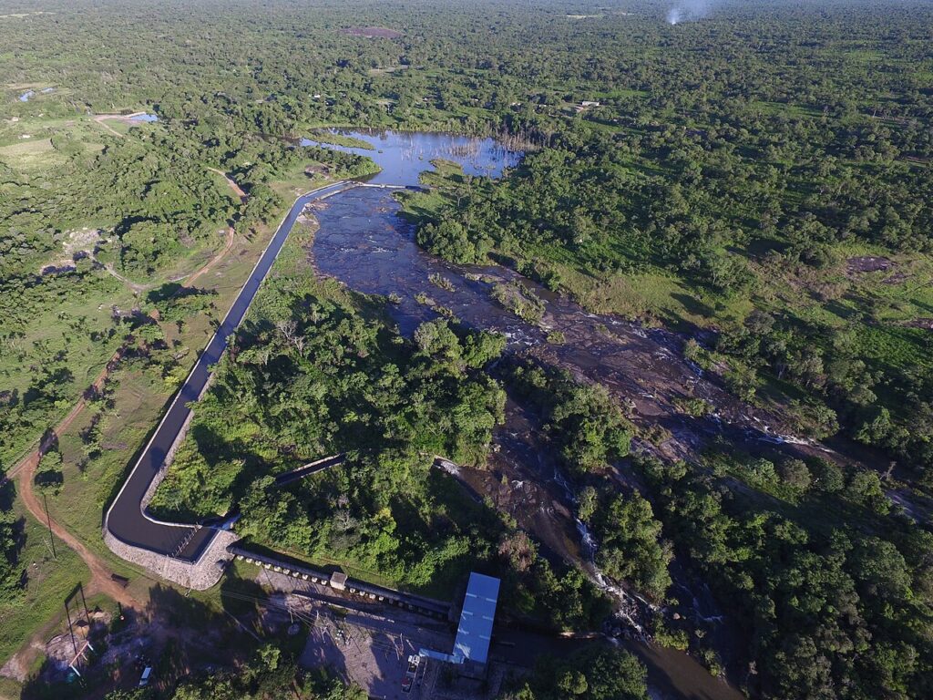 como-pequenas-centrais-hidreletricas-podem-competir-com-a-energia-solar-fotovoltaica