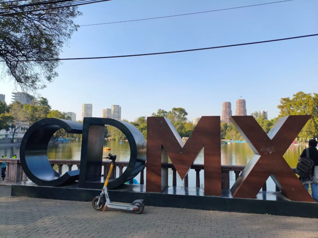whoosh-e-semovi-da-cidade-do-mexico-concluem-com-sucesso-teste-pioneiro-de-patinetes-eletricos-visando-a-copa-do-mundo