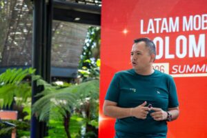 cien-by-internacional-de-electricos-apresenta-rede-de-carregamento-para-transformar-a-experiencia-do-usuario
