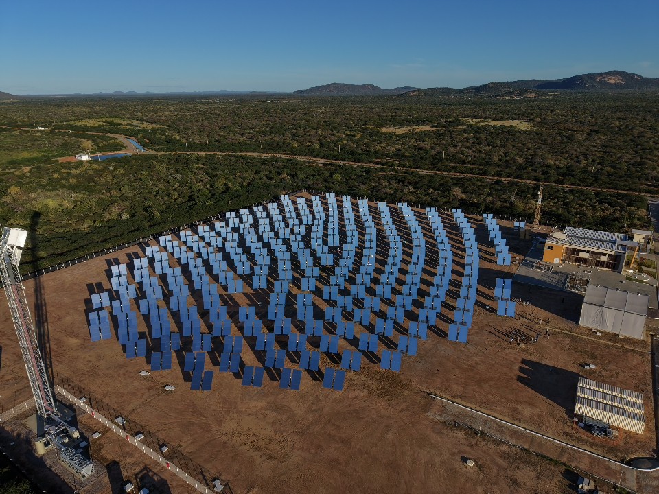 axia-inaugura-usina-heliotermica,-armazenamento-e-solar-flutuante-no-nordeste