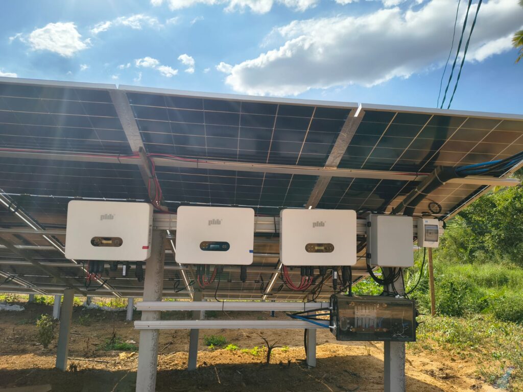 alba-energia-supera-restricoes-de-injecao-de-energia-na-rede-com-controladores-inteligentes-e-simultaneidade
