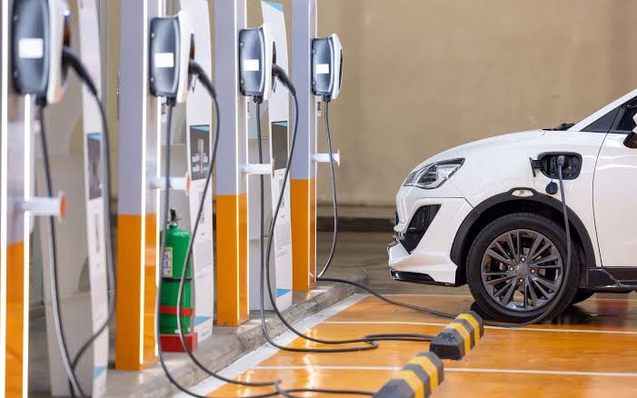 relatorio:-mercado-global-de-estacoes-de-recarga-para-veiculos-eletricos-atingira-us$-143-bilhoes-em-2035