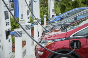 vendas-de-carros-eletricos-crescem-mesmo-com-mercado-automotivo-global-em-queda