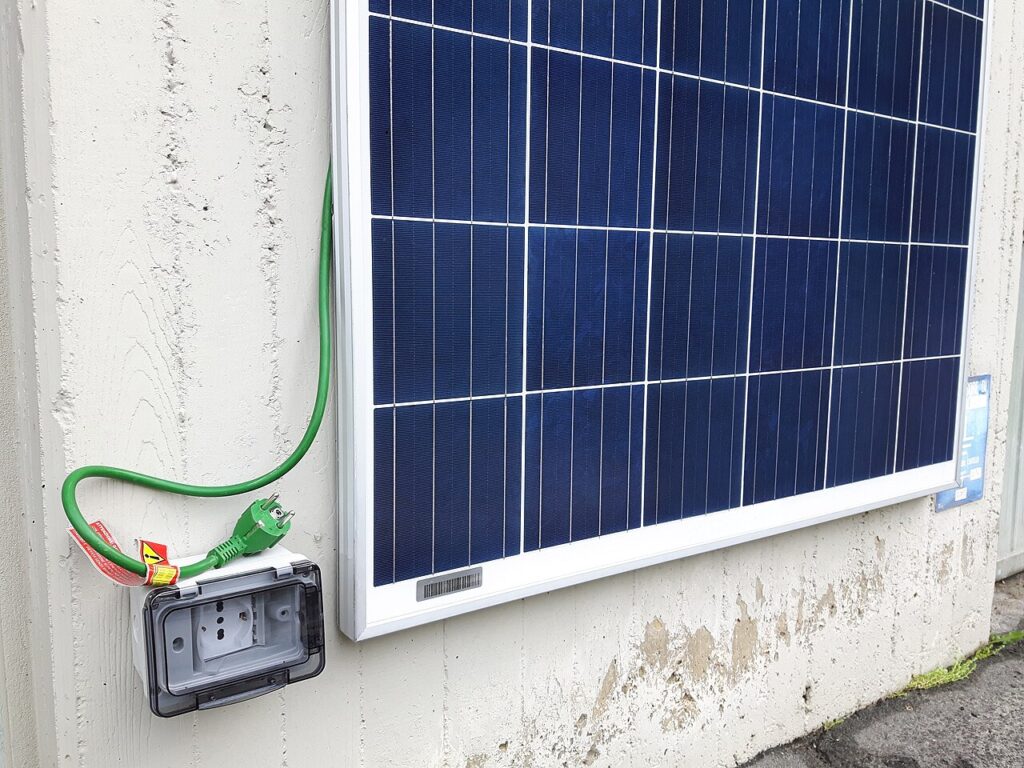 nova-zelandia-avalia-legalizar-sistemas-solares-plug-in