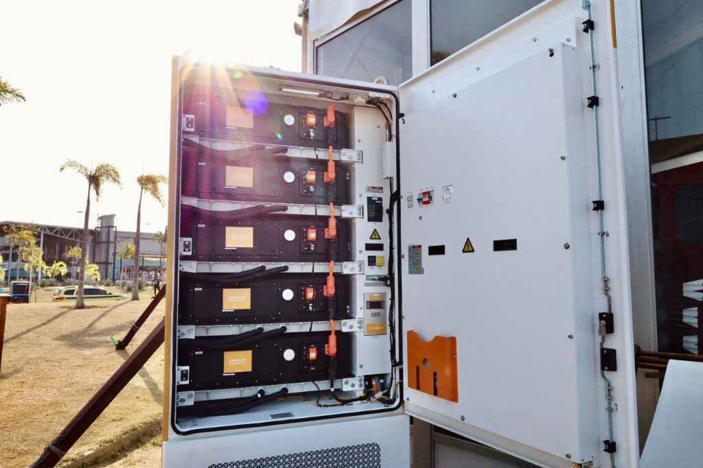 ucb-power:-producao-de-baterias-maior-em-2025-e-a-evolucao-do-mercado-de-armazenamento