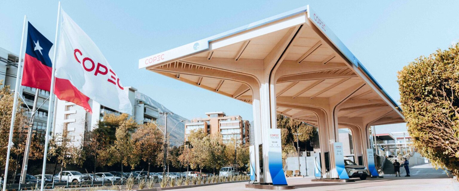 copec-voltex-ultrapassa-os-4.000-pontos-de-carga-no-chile-e-energiza-o-primeiro-rebocador-eletrico-da-regiao-em-um-duplo-marco-para-a-eletromobilidade