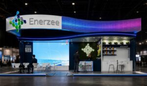 enerzee-lanca-modelo-de-participacao-em-eletropostos-e-reforca-aposta-em-armazenamento-de-energia-na-intersolar-2026