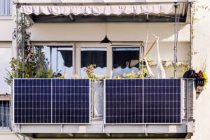 solar-fotovoltaica-plug-in-esta-avancando-—-a-regulamentacao-esta-acompanhando?