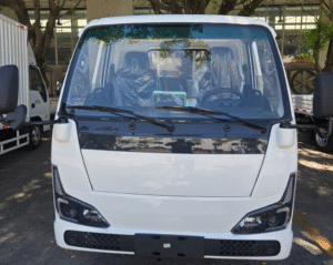 com-2.745-kg-de-capacidade-e-200-km-de-autonomia:-assim-e-o-novo-caminhao-eletrico-da-auteco-blue