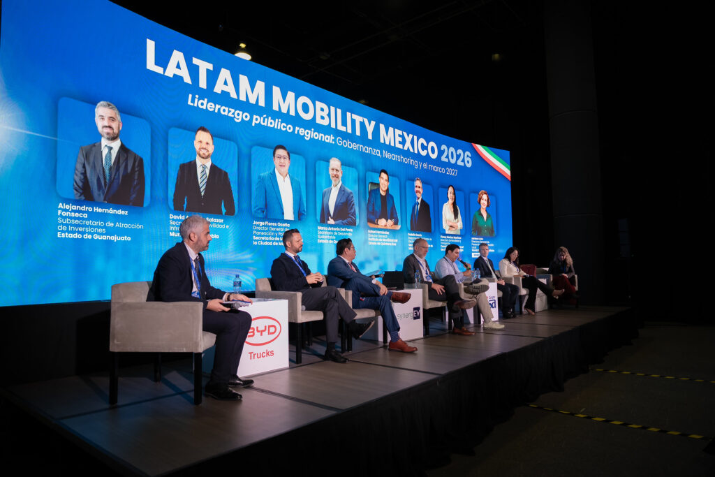 sete-autoridades,-uma-mesa-e-um-diagnostico:-o-que-falta-para-acelerar-a-mobilidade-eletrica-no-mexico